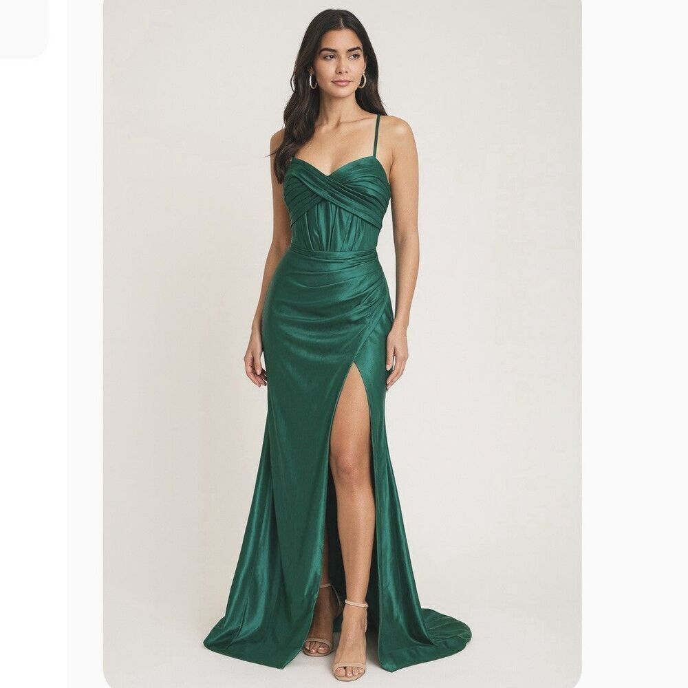 Camille La Vie Emerald Satin Gown Dress Size 4 Mermaid Prom Wedding Guest